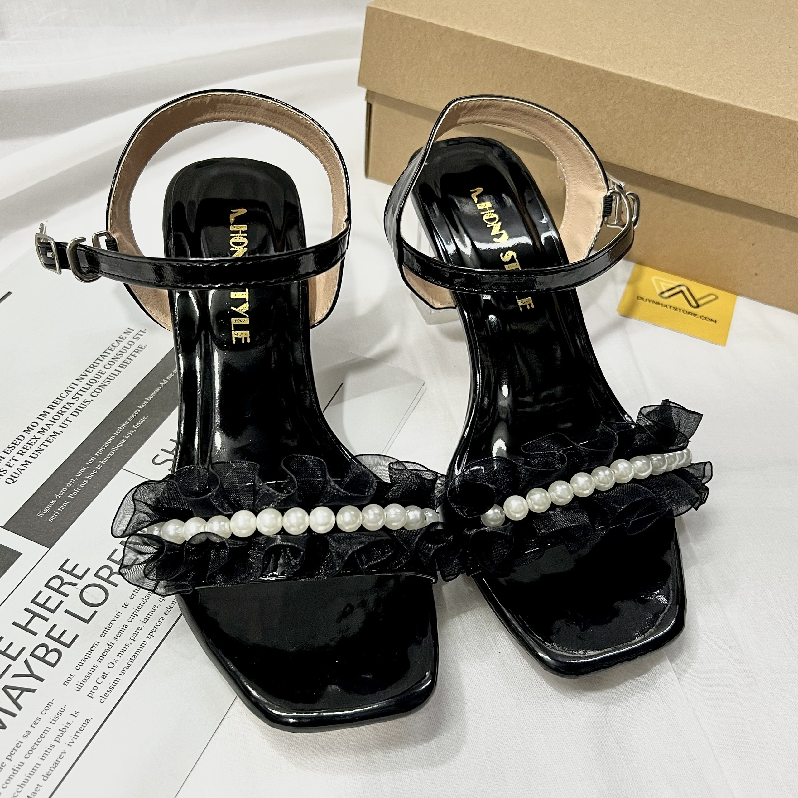 Giày Sandal Cao Gót 7cm Duy Nhật Store Phối Hàng Ngọc Nhún Gót Vuông Trong Sang Trọng Đơn Giản Thanh Lịch Màu Đen Trắng