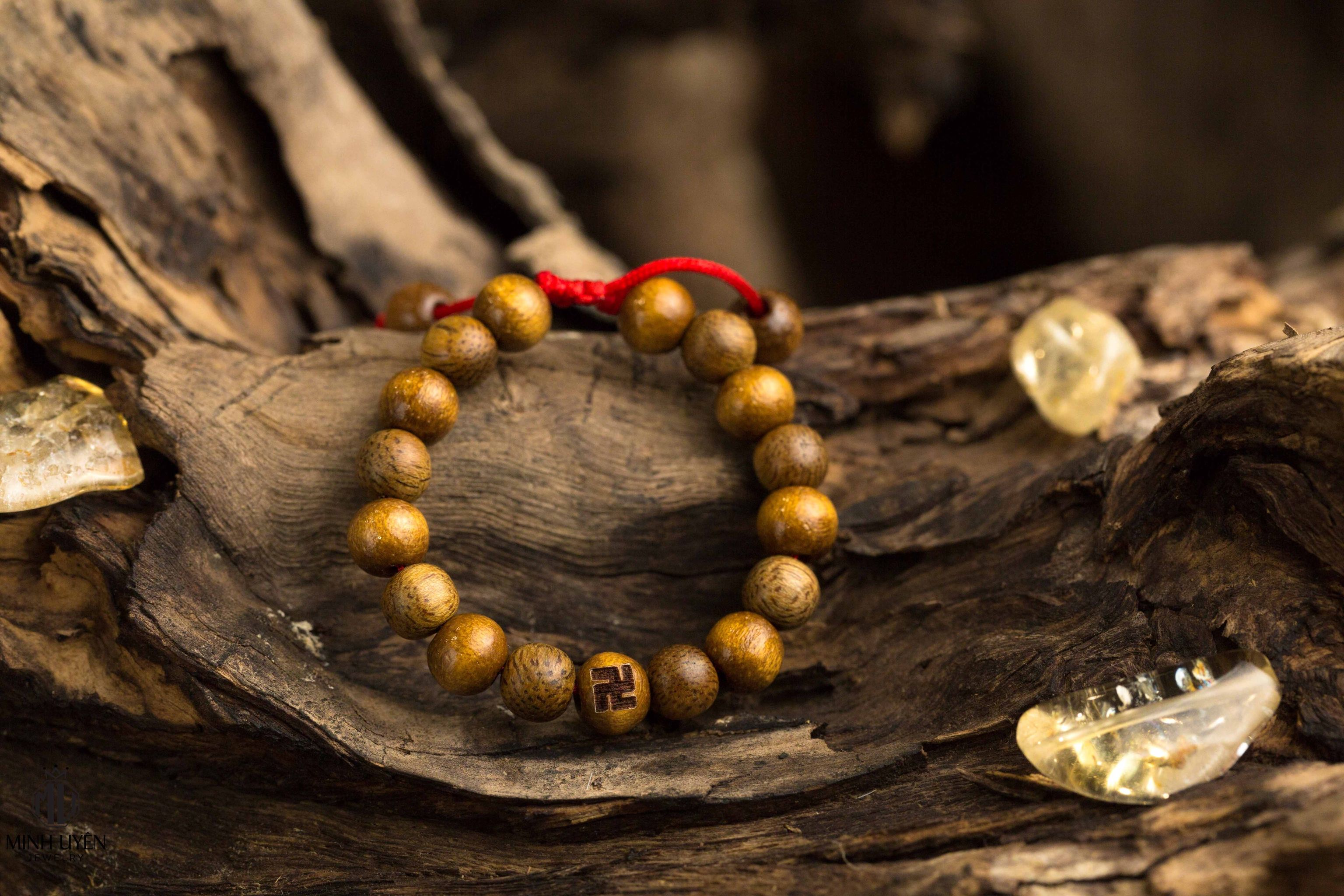 Minh Uyên Jewelry - Vòng dâu tằm phong thủy mang đến giấc ngủ ngon cho các bé