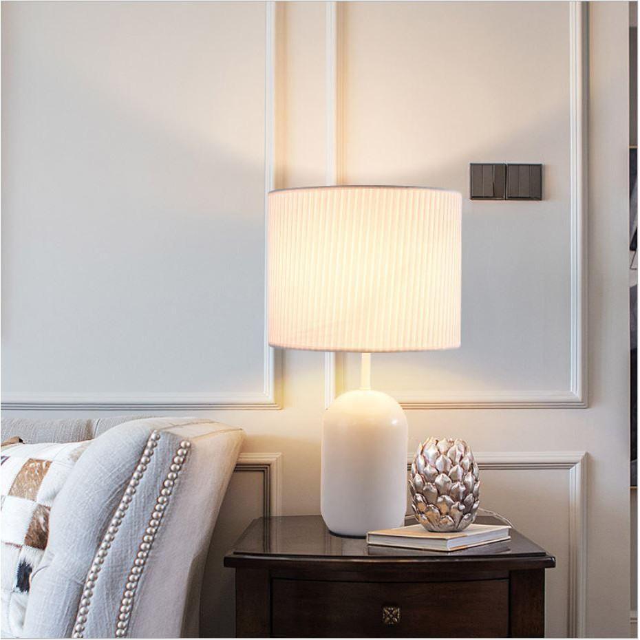 Đèn ngủ để bàn ROES phong cách vintage hiện đại quý phái, sang trọng cho phòng ngủ nhà bạn - đã bao gồm bóng