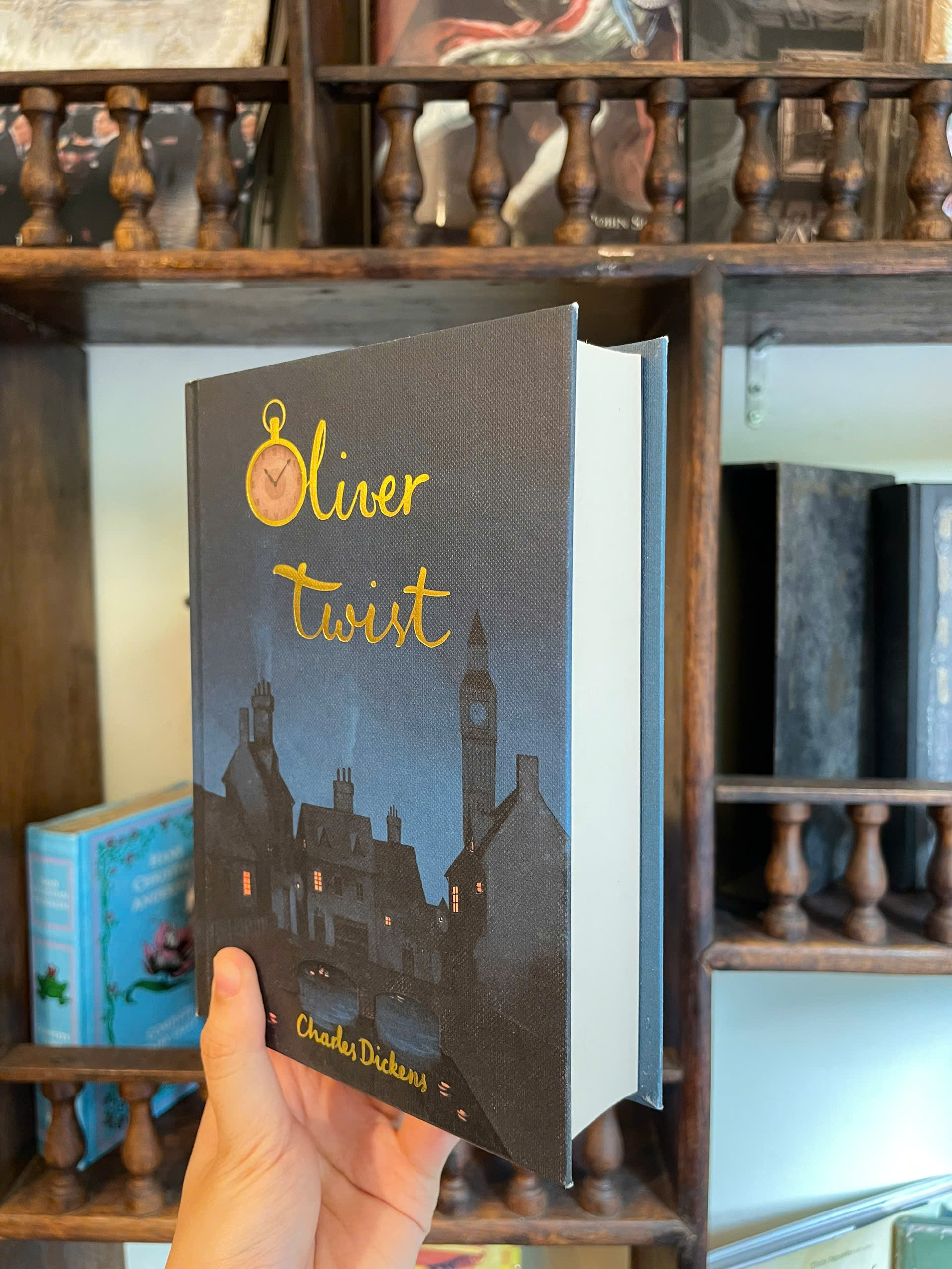 Sách - Oliver Twist by Charles Dickens - Classics/Fiction/Historical Fiction book in English