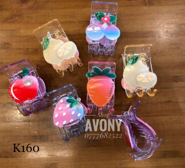 Kẹp tóc càng cua 3 răng - 5 răng trong đính icon trái cây ánh màu loang