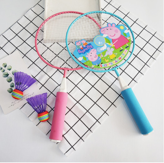 Đồ chơi cầu lông cho bé trai và bé gái, màu ngẫu nhiên ( có sẵn 2 quả cầu)+Tặng kèm hộp đựng bút hình hộp sữa- Bộ 2 vợt cầu lông trẻ em
