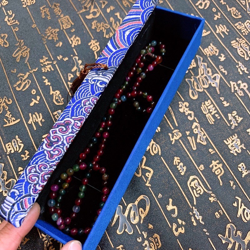 HỘP GẤM DÀI MÀU XANH ĐỰNG CHUỖI , TRÀNG HẠT PHONG THUỶ