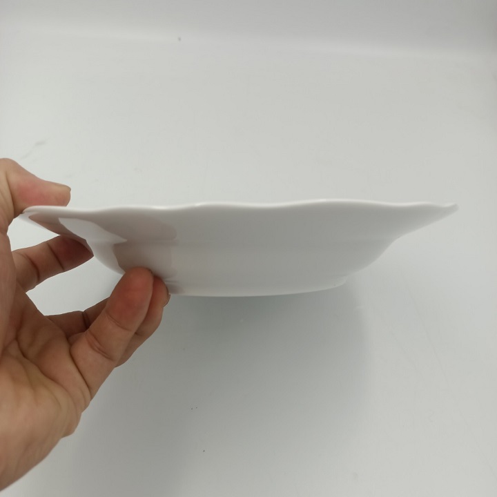 Đĩa Sứ Hoa Hồng Chùm Đỏ Kích Thước 20.5 CM Hàng Nhập Khẩu Cao Cấp