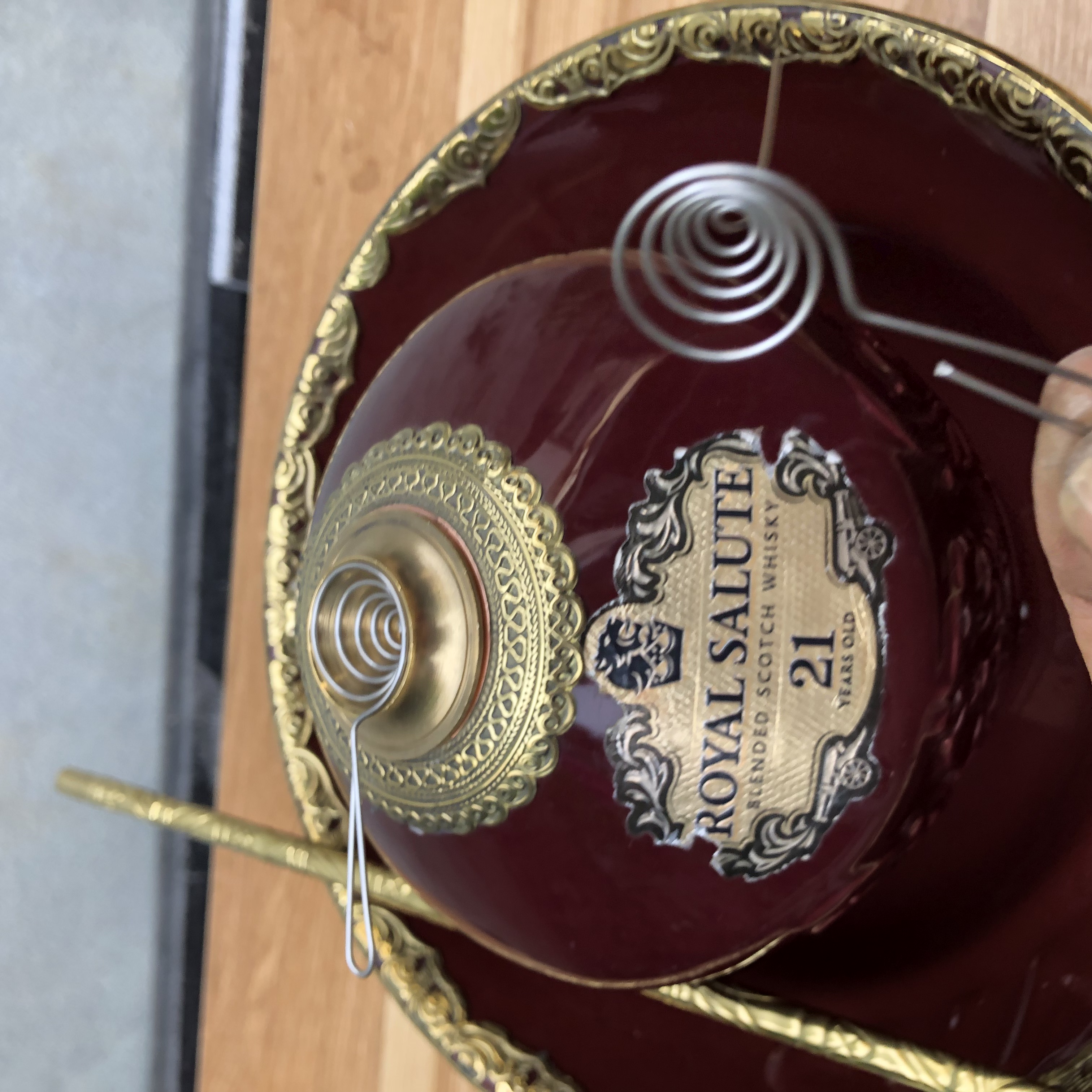 Điếu bát chivas 21 màu đỏ bọc đồng tặng kèm phụ kiện