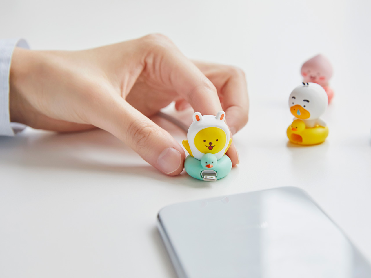 Bộ Bảo Vệ Cáp Sạc Kèm Dây Cáp Little Muzi Kakao Friends Hàng Chính Hãng