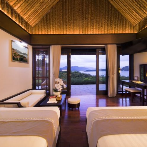 Gói 2N1Đ Tại Merperle Hòn Tằm Resort 5* - Ăn Ba Bữa. Miễn Phí Vé Khu Vui Chơi Sparkling Waves. Tặng Vé Tắm Bùn Dành Cho 02 Khách.