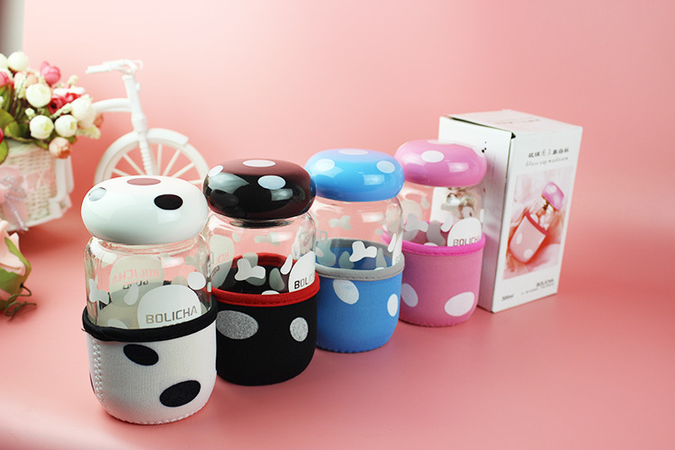 Bình đựng nước hình nấm - Giao màu ngẫu nhiên