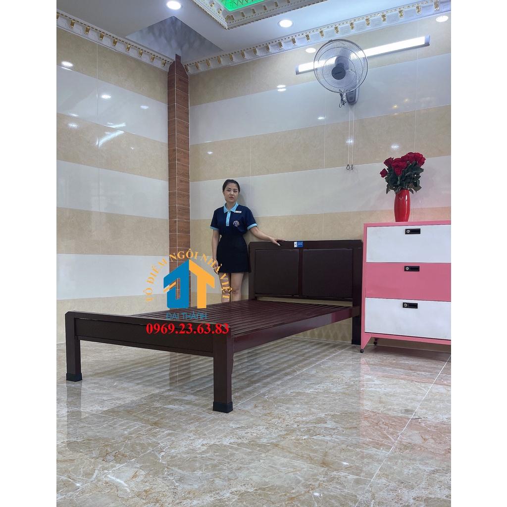Giường sắt hộp kiểu gỗ – DT06