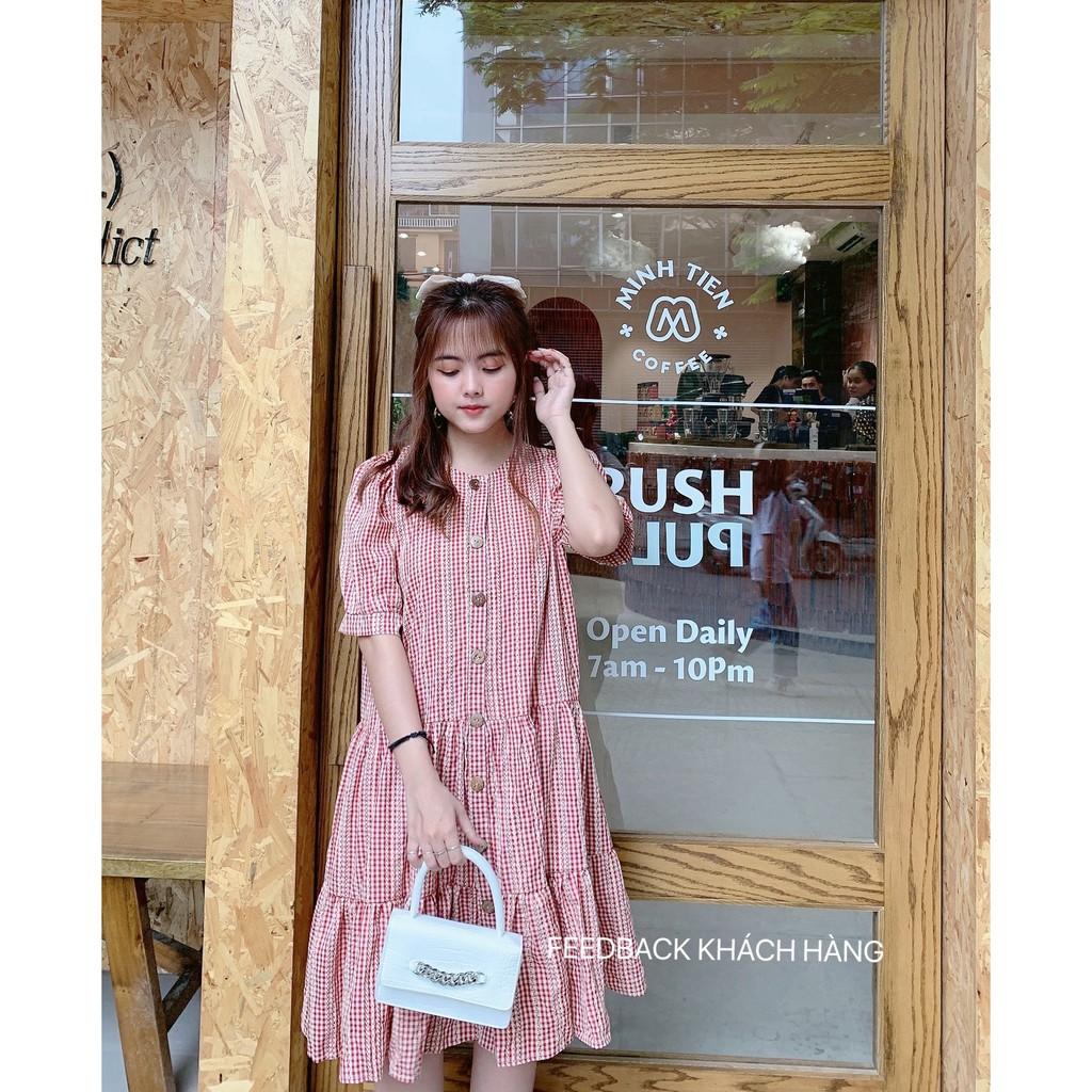Váy suông sọc caro dáng babydoll, cài cúc thân trước đầm xuông rộng freesize 2 màu đỏ, đen mã V215 - Michi's House