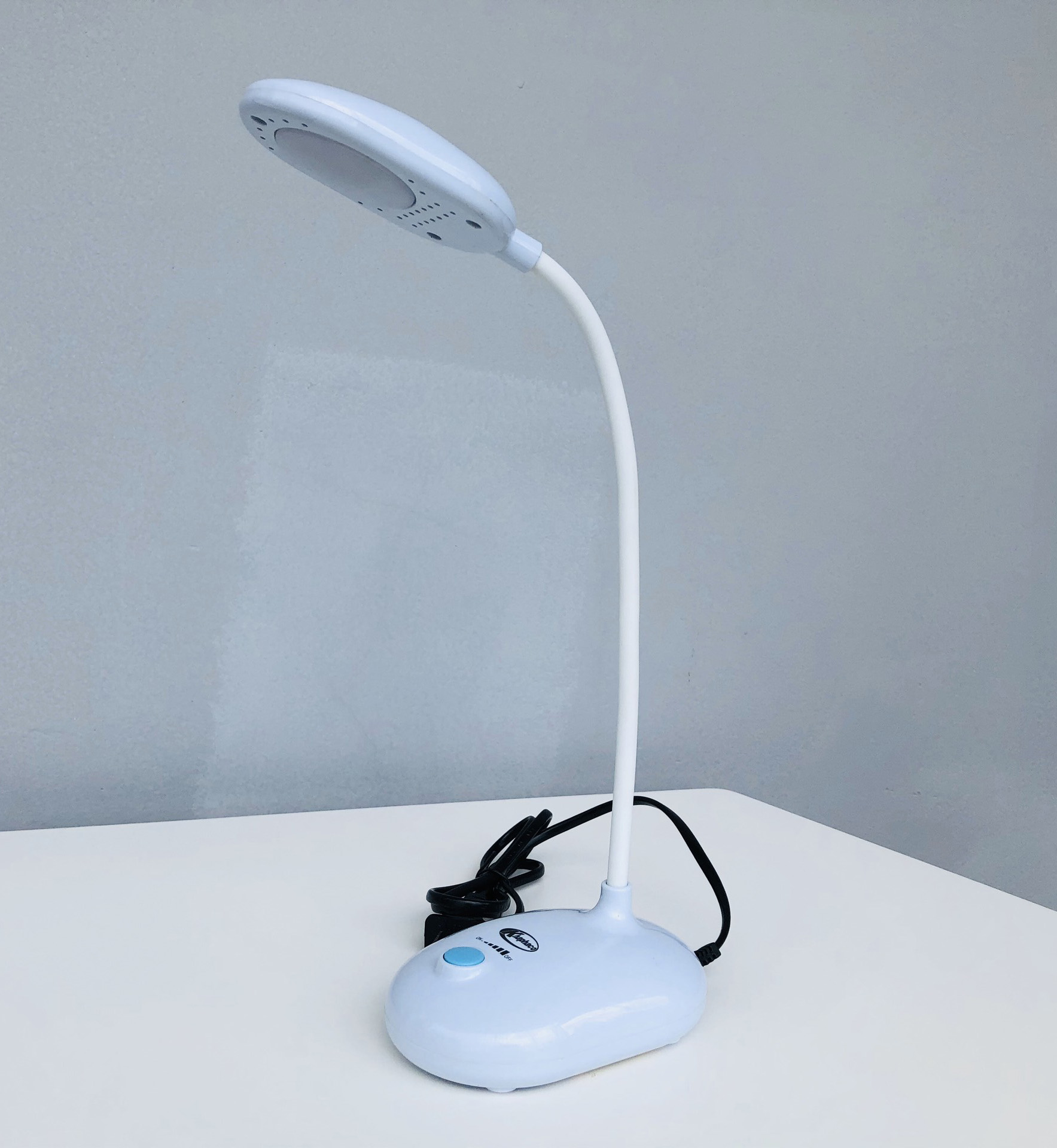 ĐÈN HỌC ĐỂ BÀN CHỐNG CẬN, BÓNG LED MT-6099