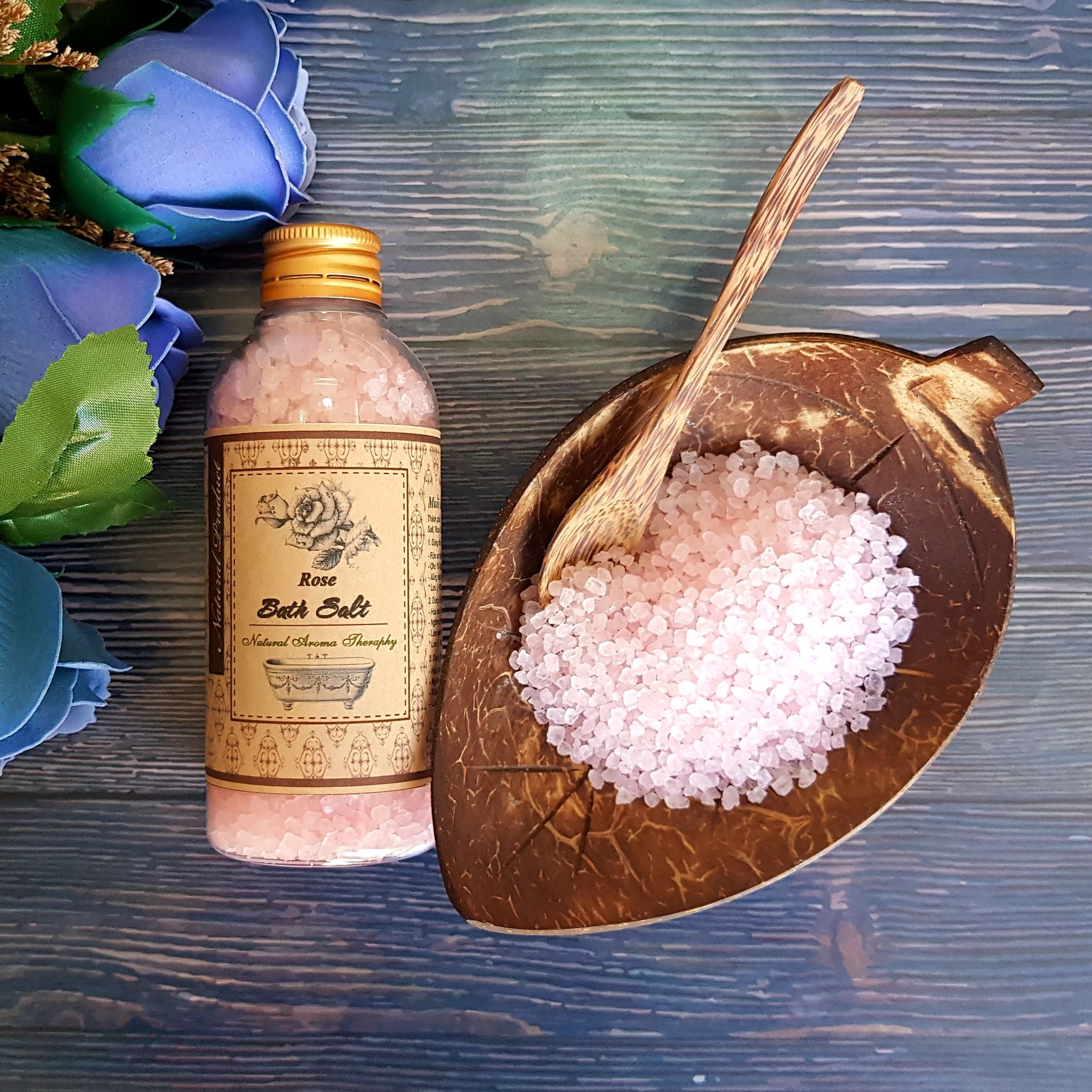 Muối ngâm hoa hồng tặng xơ mướp - Rose Bath Salt (200g)