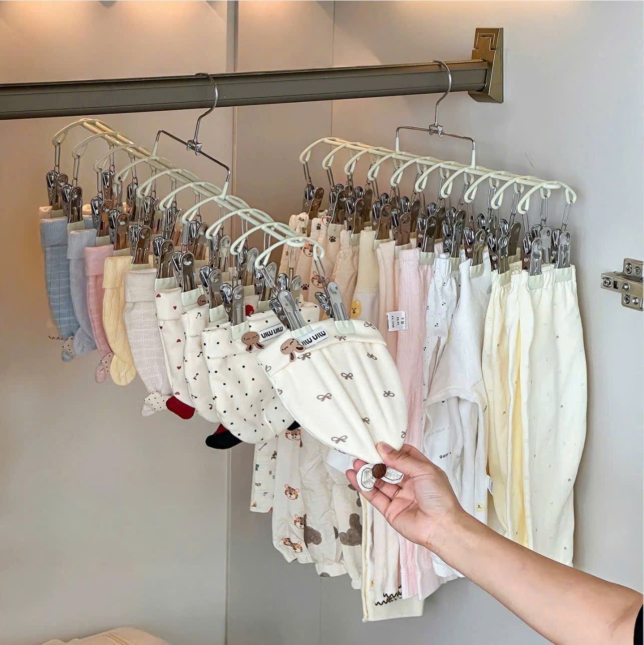 Móc Vòm 20 Kẹp Phơi Đồ Lót &amp; Đồ Trẻ Em Chống Trượt – Móc Kẹp Treo Tất Vớ Chống Gió, Móc Treo Quần Áo Thép Bọc Nhựa 37cm - HÀNG CHÍNH HÃNG MINIIN