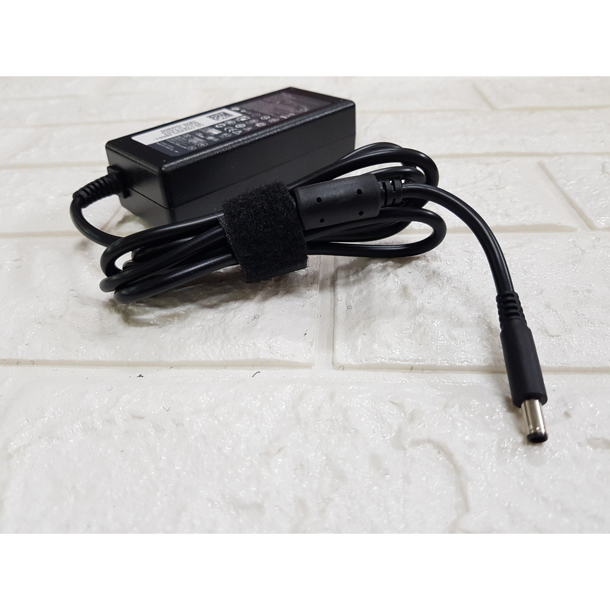 Sạc cho laptop Dell Inspiron 15 5570, N5570 Adapter 19.5V-2.31A, 19.5V-3.34A