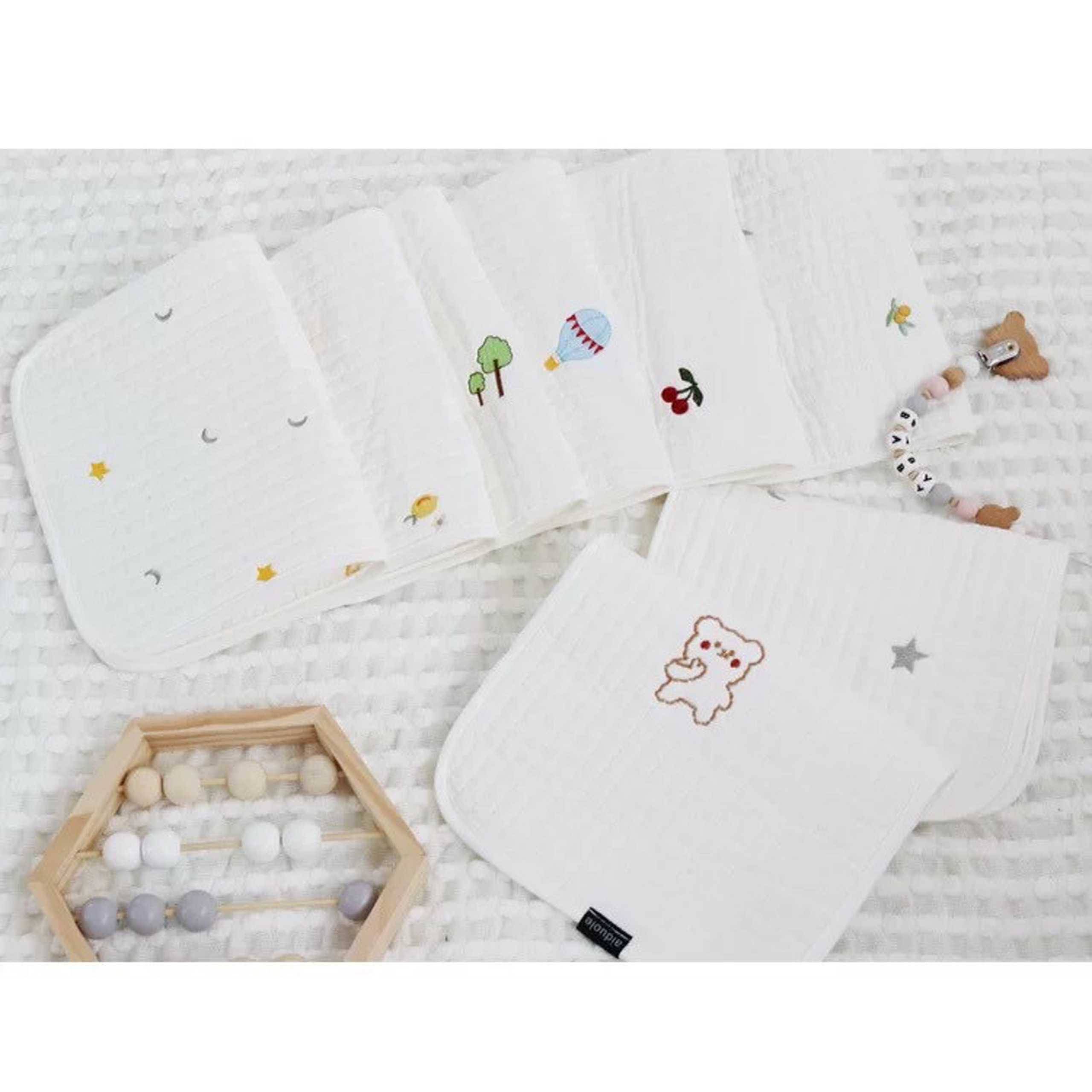 Gối mỏng - Lót gối cho bé hoạ tiết thêu cao cấp xuất Hàn kích thước 40*25cm