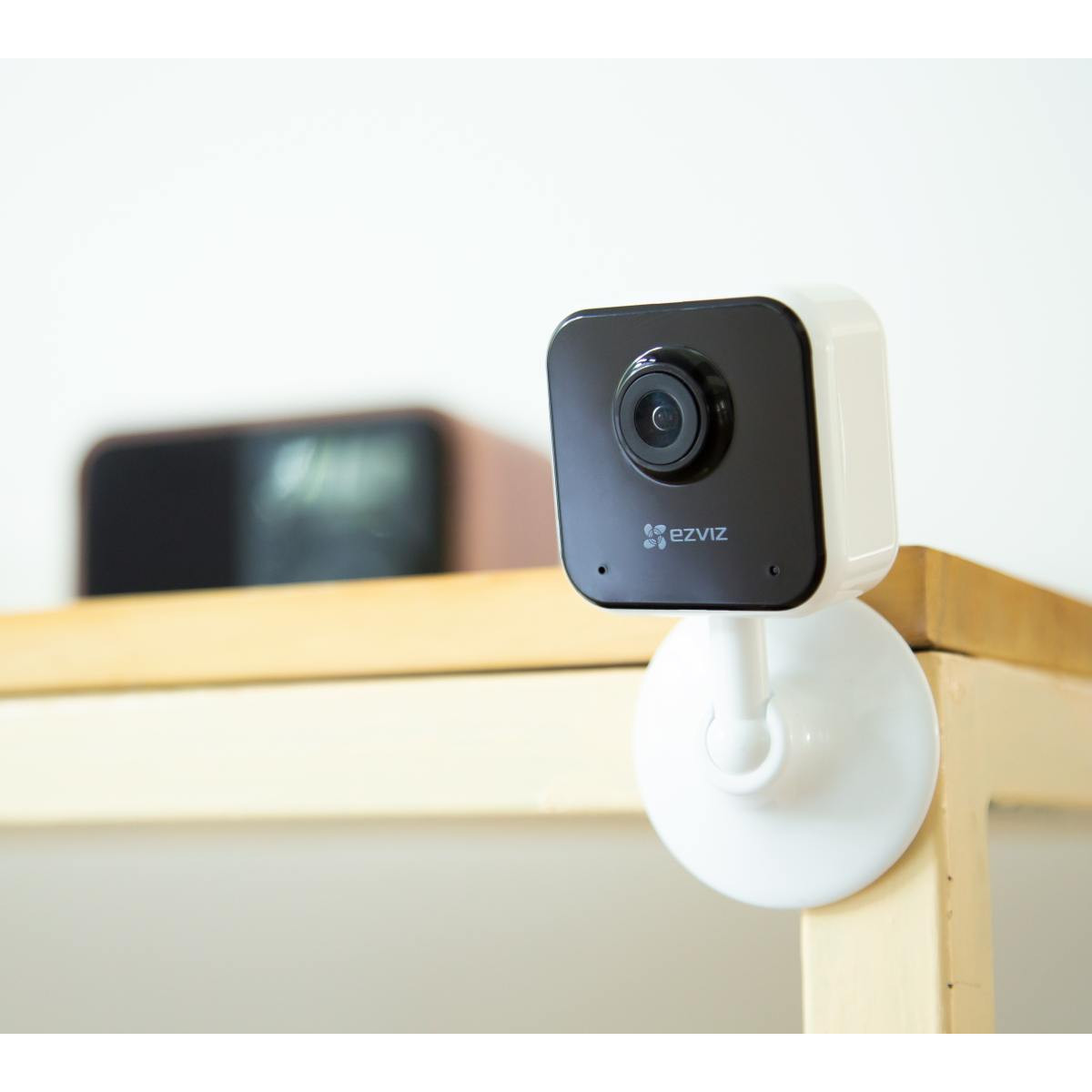 Camera IP wifi EZVIZ C1HC Full HD 1080p đàm thoại 2 chiều, ống kính góc rộng 130 độ - Hàng Chính Hãng