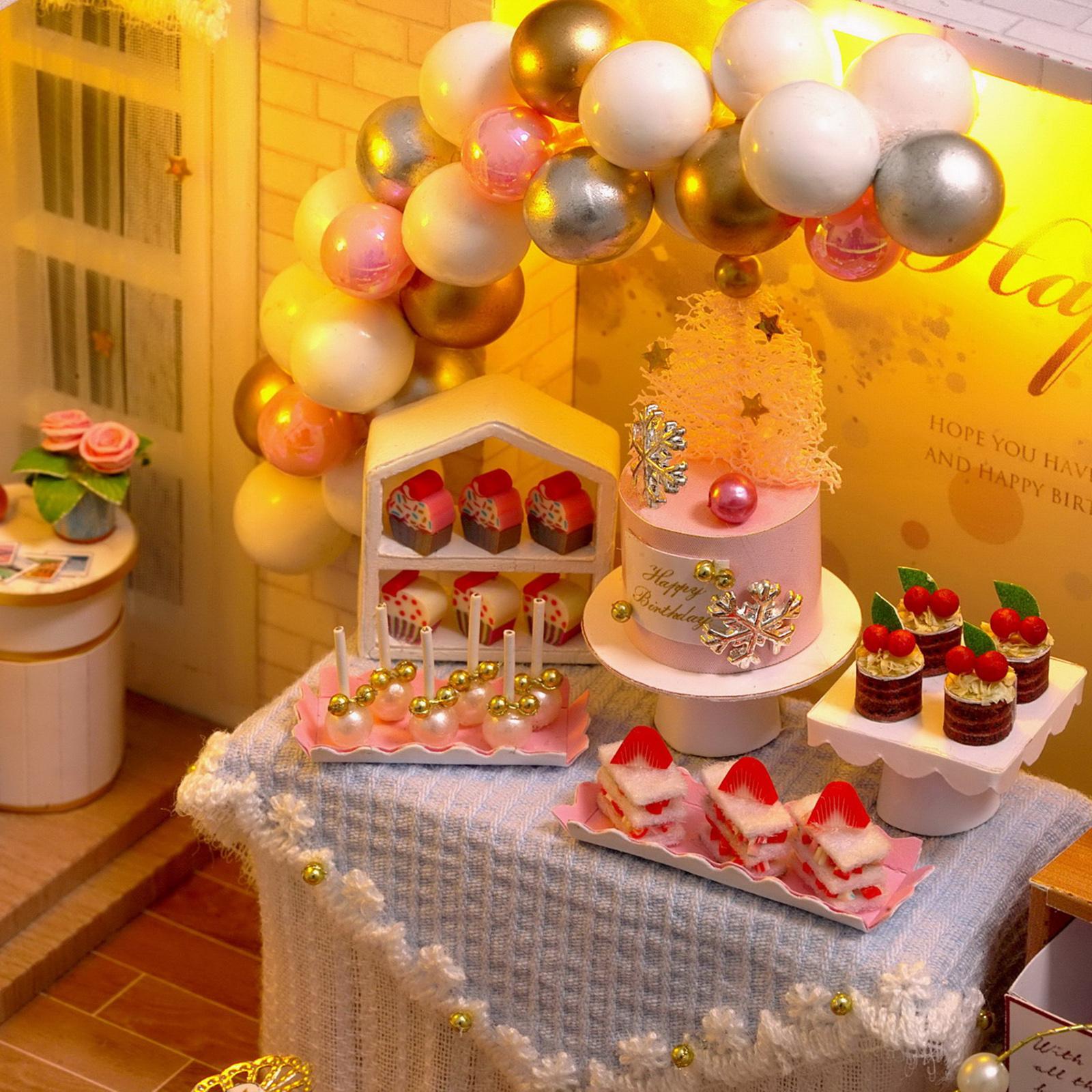 Dolls House & Dust Proof & LED Light Creative Room Toys for Little Children Gift