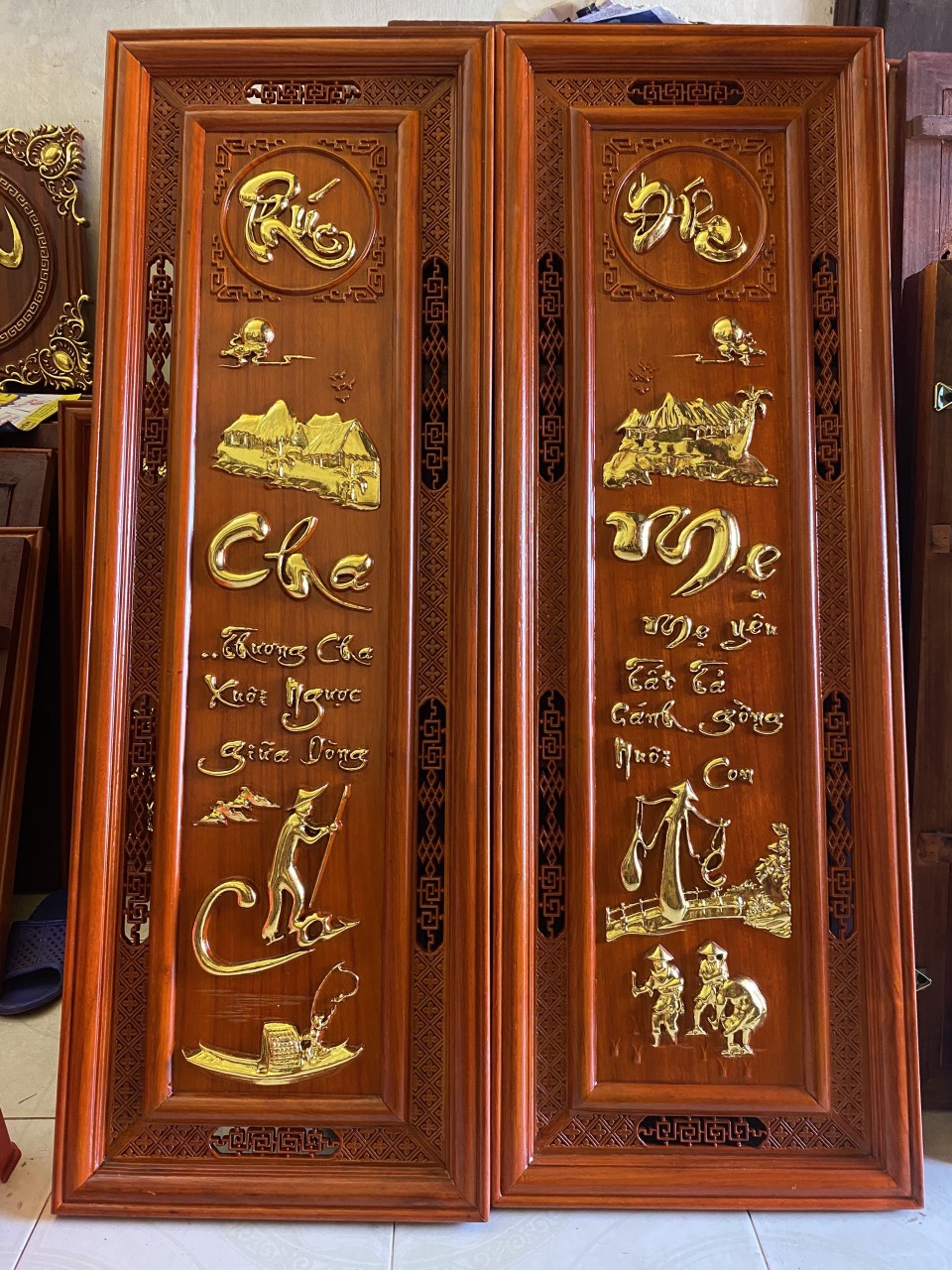 Câu Đối Cha Mẹ Gỗ Hương Đỏ Nam Phi Treo Tường