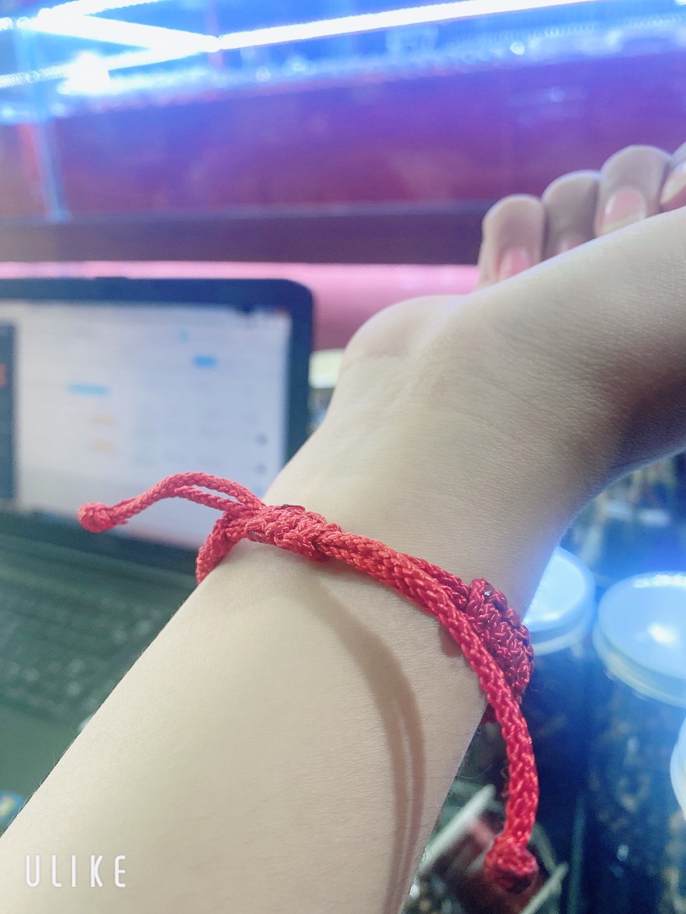 Vòng tay dây chỉ đỏ mix phụ kiện may mắn