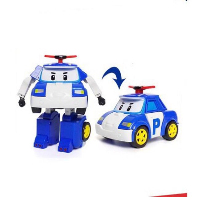 - 1 chú Robocar biến hình.