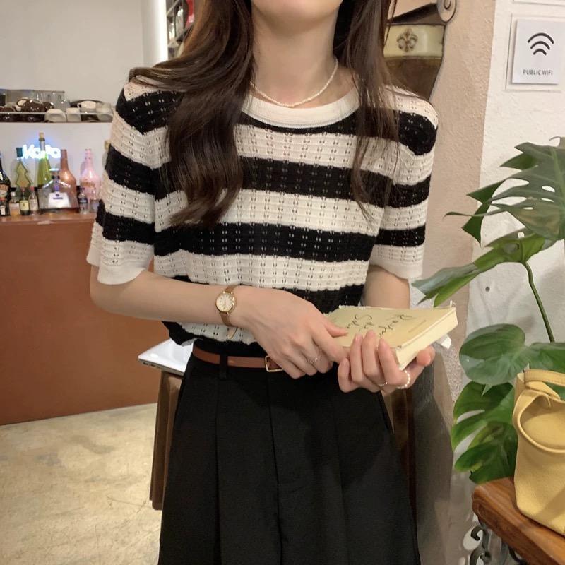 MS1093 Áo len lỗ montoghi mỏng kẻ ngang đen trắng