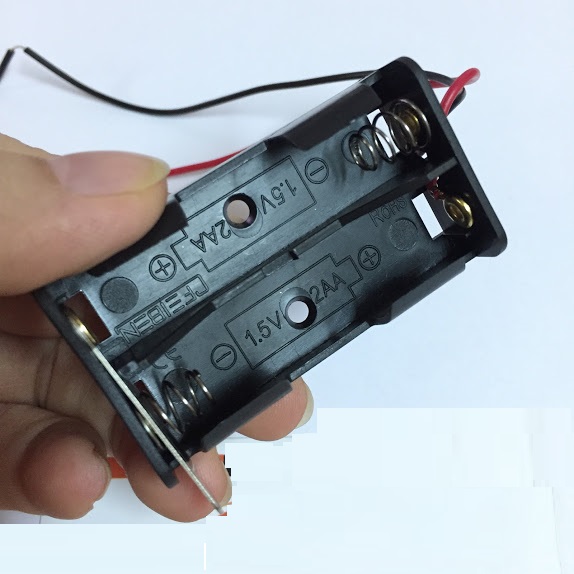 Khay pin có công tắc gạt loại 2 pin để chế tạo