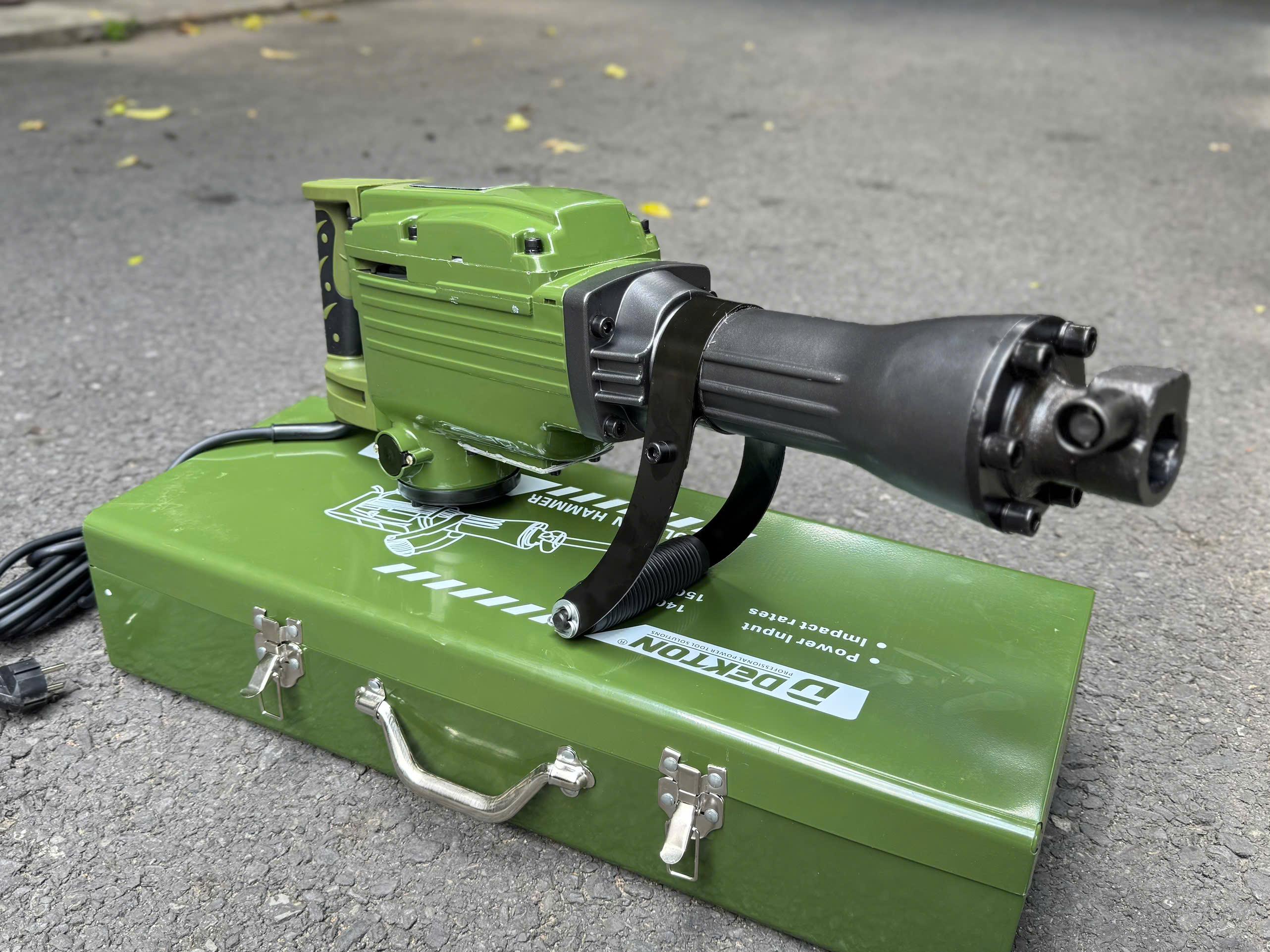 MÁY ĐỤC BÊ TÔNG 30MM 1400W LỰC ĐẬP 45J DK-DH65XPRO DEKTON - HÀNG CHÍNH HÃNG