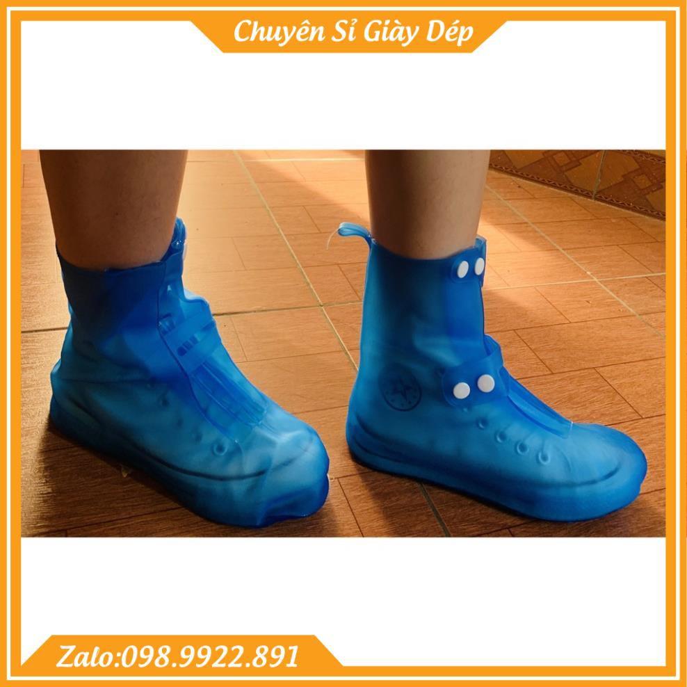 GIÀY BOOT CỔ CAO CHỐNG NƯỚC VÀO GIÀY