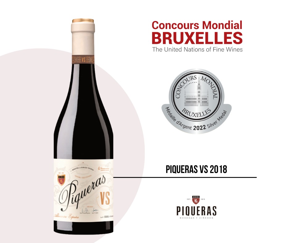 Rượu vang Organic Piqueras VS Monastrell & Garnacha Tintorera kèm túi hộp,đồ khui