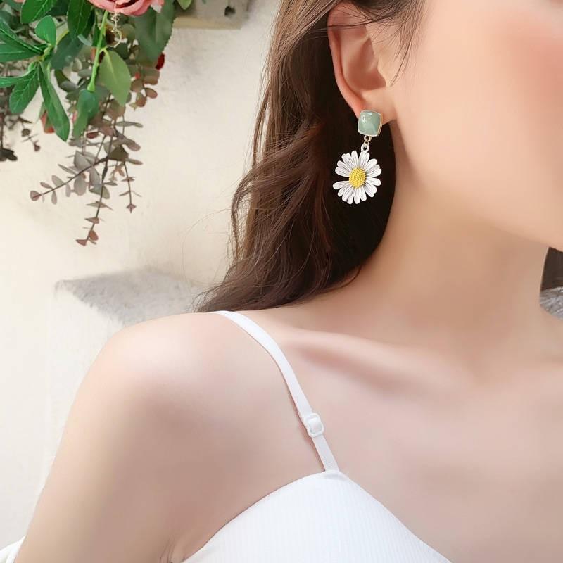 Bông Tai Nữ Hoa Cúc Dáng Dài Cá Tính