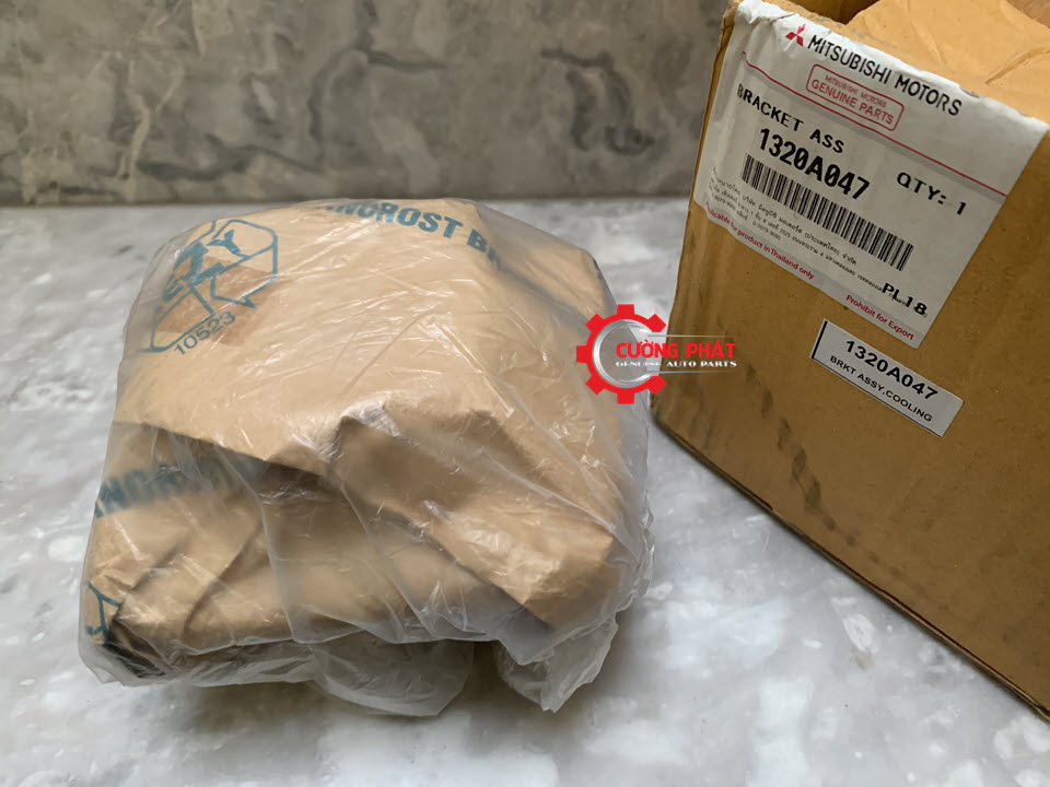 Giá bắt ly tâm Mitsubishi Triton 2018 4N15 1320A047