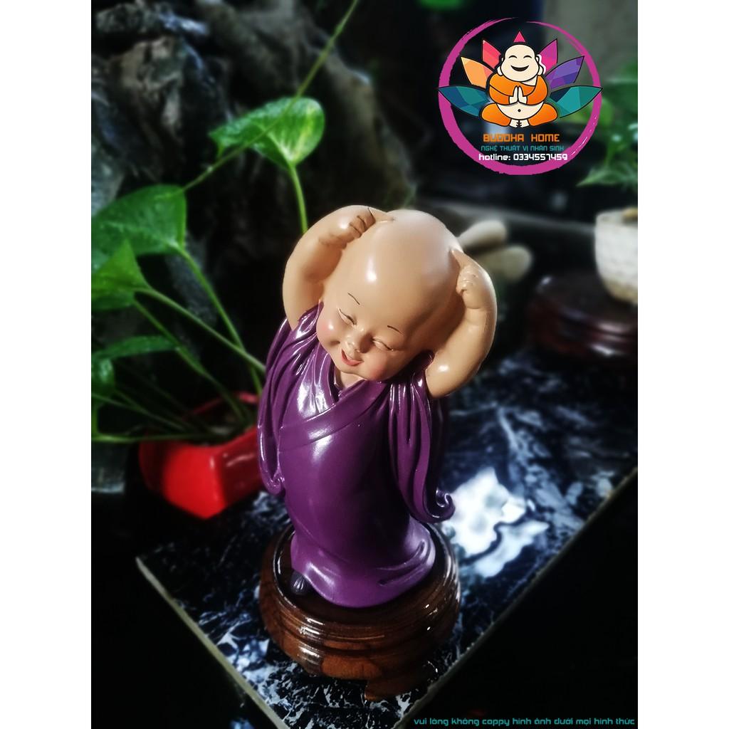 Chú tiểu yêu đời trang trí nhà cửa showroom bàn làm việc