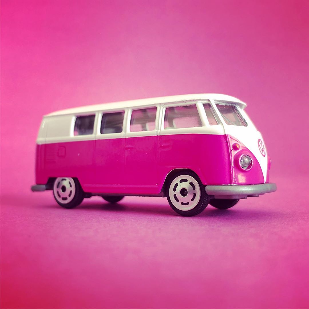 Xe Mô Hình MAJORETTE VW T1 Bus Pink Version 212052010051 Xe Die-Cast Kim Loại - Đồ Chơi Thương Hiệu Chính Hãng