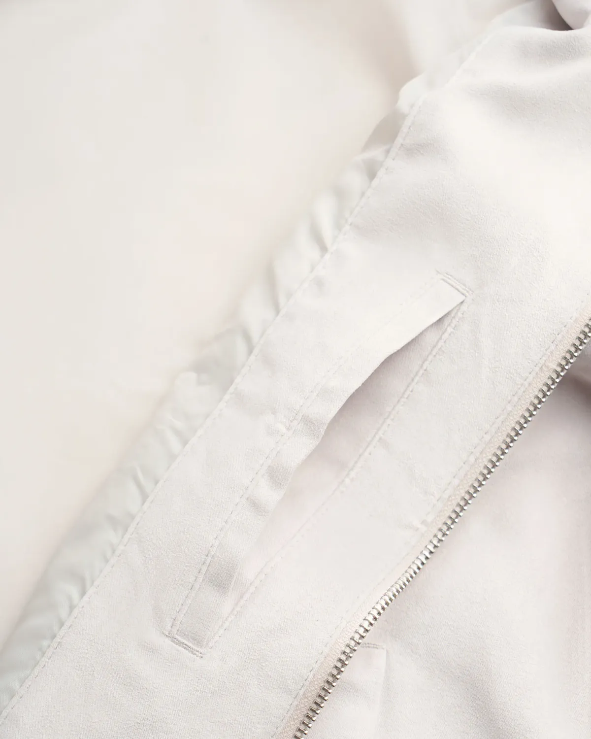 Áo khoác bomber nam da lộn Form Regular - ROUTINE 10F25JAC005