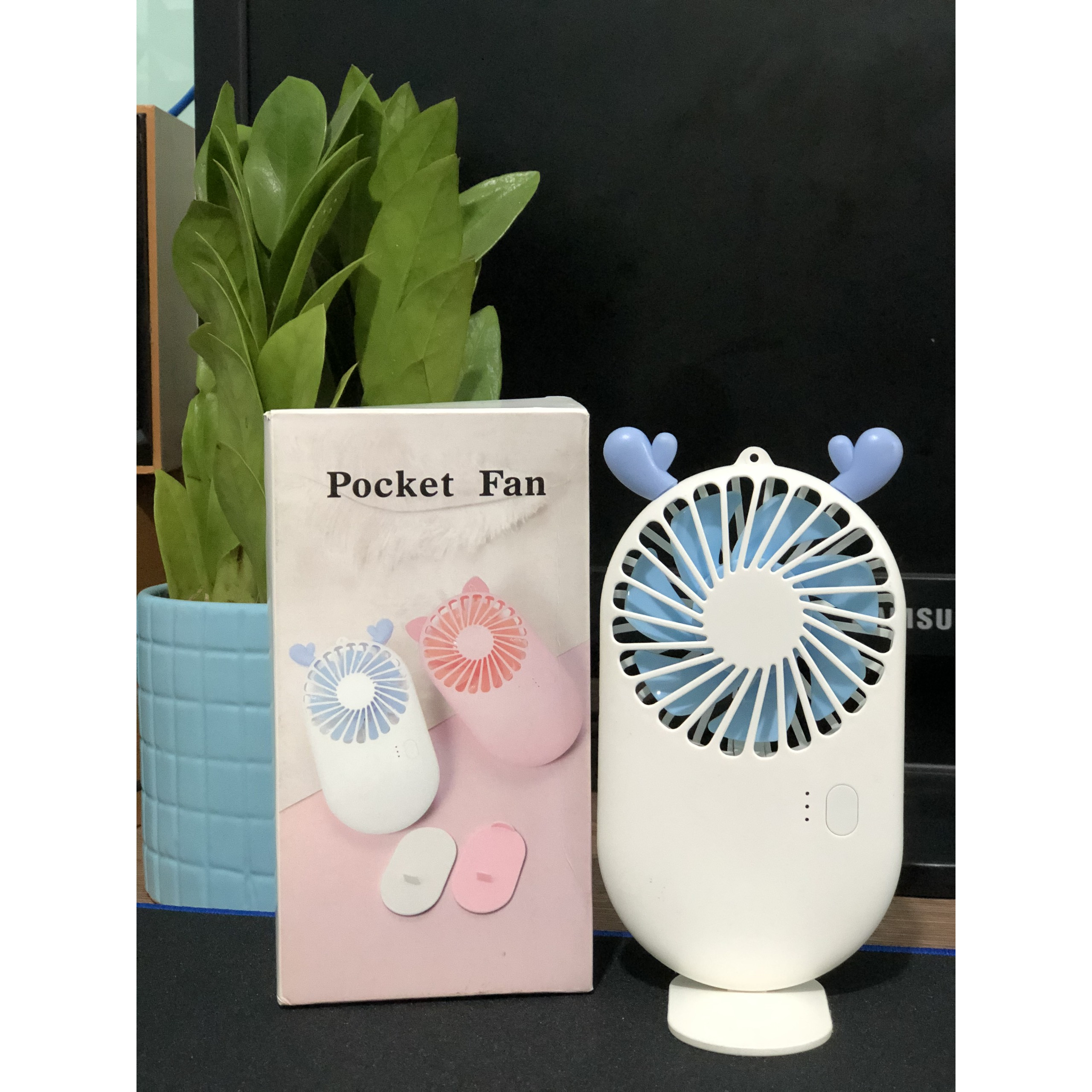 Quạt Cầm Tay Mini Pocket Fan HT Kiểu Dáng Dễ Thương Nhỏ Gọn Sạc USB Thích Hợp Mang Theo Mọi Nơi