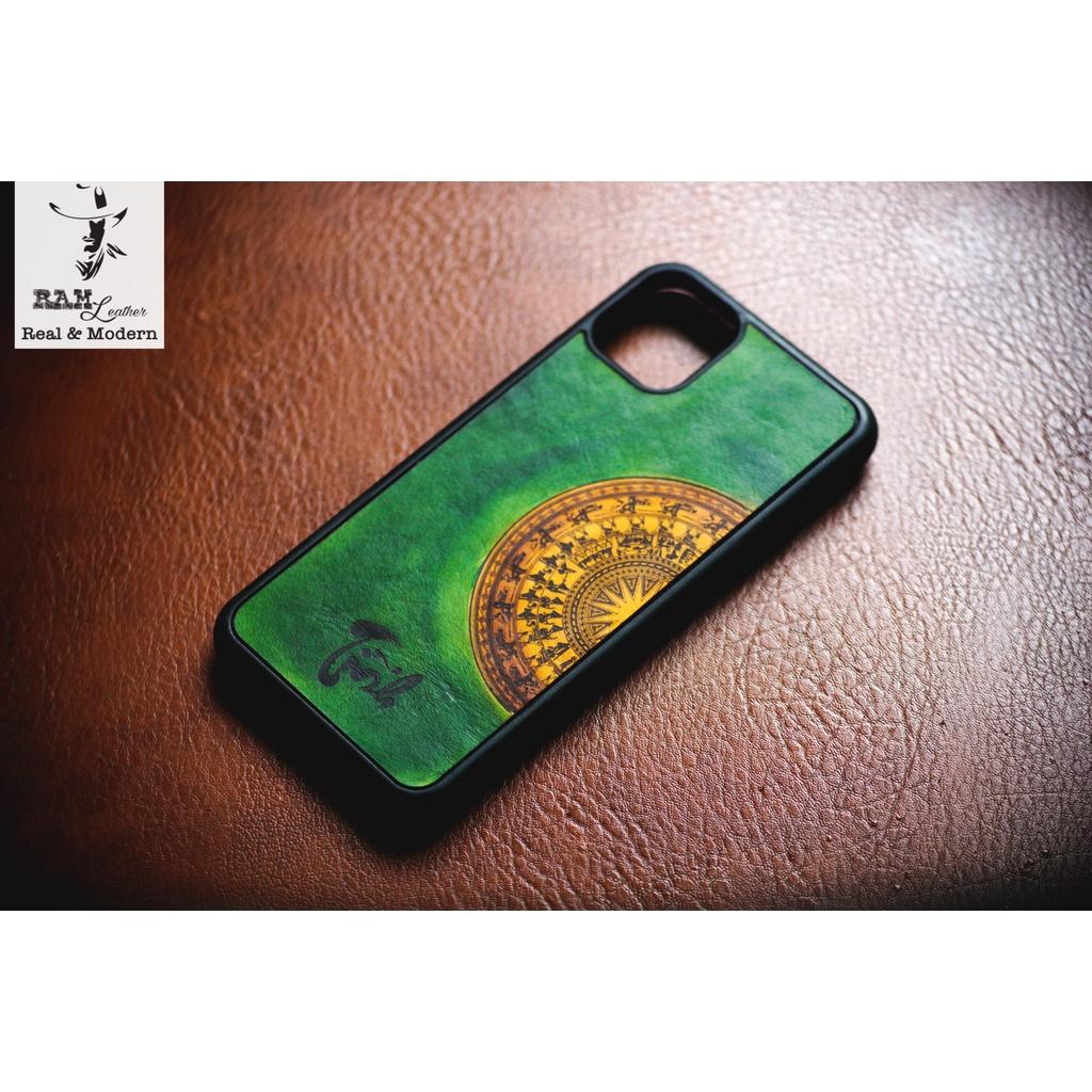 Ốp lưng điện thoại da bò vegtan trống đồng xanh lá cho IPHONE - RAM Leather