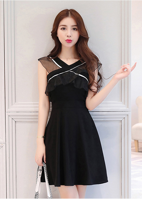 Đầm Phối Lưới Form Xòe Duyên Dáng