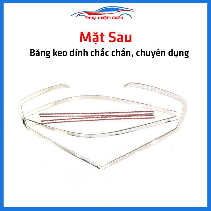 Bộ nẹp viền chân kính cong kính Land Cruiser Inox sáng bóng chuẩn form xe
