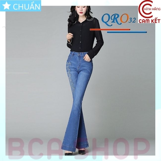 Quần jean nữ ống loe QRO32 ROSATA tại BCASHOP dáng dài có thêu dọc sườn, lưng cao 1 nút, phom chuẩn, chất liệu jean cao cấp - màu xanh