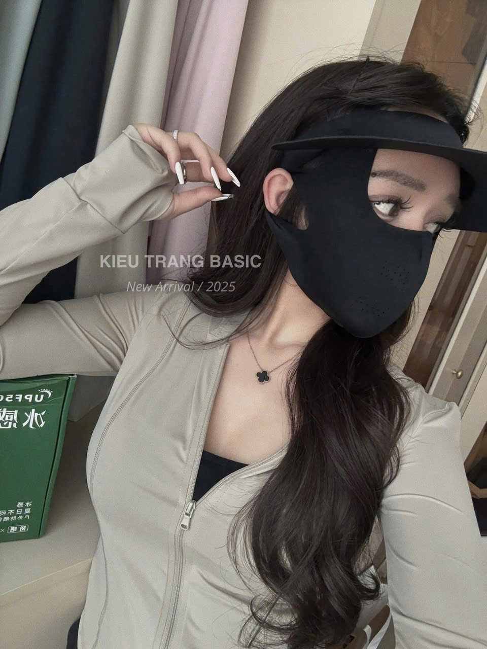 SET HỘP MŨ VÀ KHẨU TRANG DÁN LIỀN DÀNH CHO NỮ