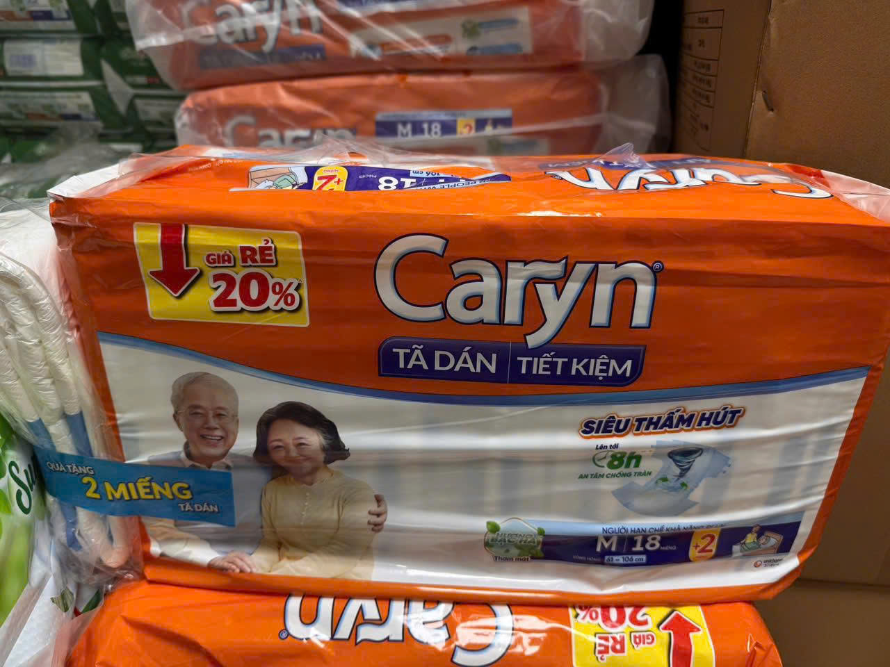 Combo 2 gói tã dán người già Caryn ngày và đêm siêu tiết kiệm gói lớn M18/L18 miếng