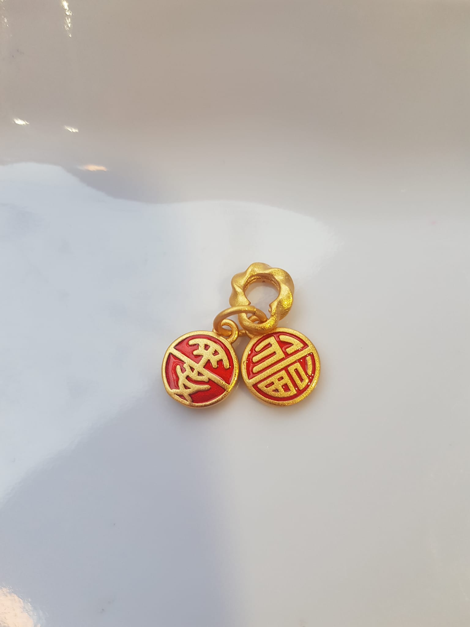 Phụ Kiện Nữ Charm vòng đeo tay xinh Hình 2 đồng tròn đỏ kiểu may mắn các chị em phối vào vòng tay của mình ạ Size đồng tròn kiểu size ngang 10mm x dầy 2mm ạ