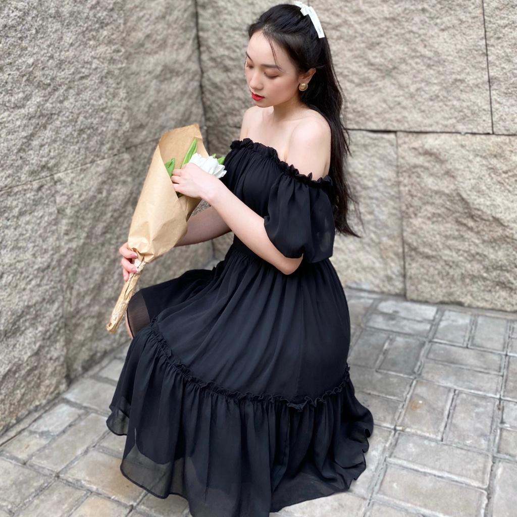 KIOBI - Đầm Iris ống form ôm dáng xòe, tay bí phồng đính rời bo thun trễ vai, có lót, vải voan tơ IC đen - KID2152D