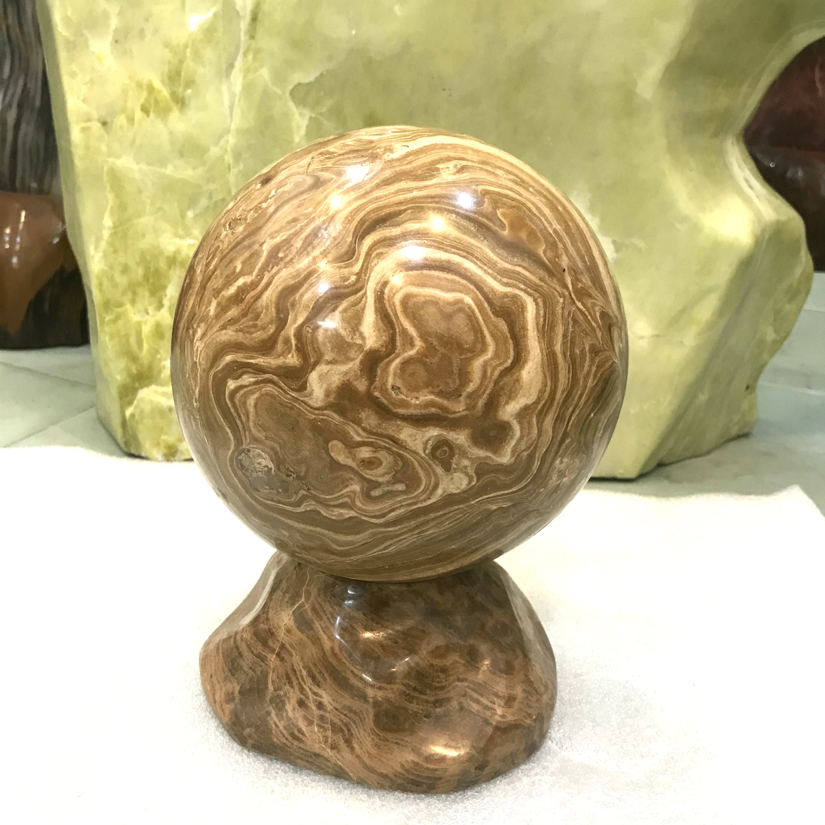 Cầu bi đá 100% tự nhiên dòng canxite màu vàng cho người mệnh Kim và Thổ đường kính 17.5 cm cân nặng khoảng 10 kg