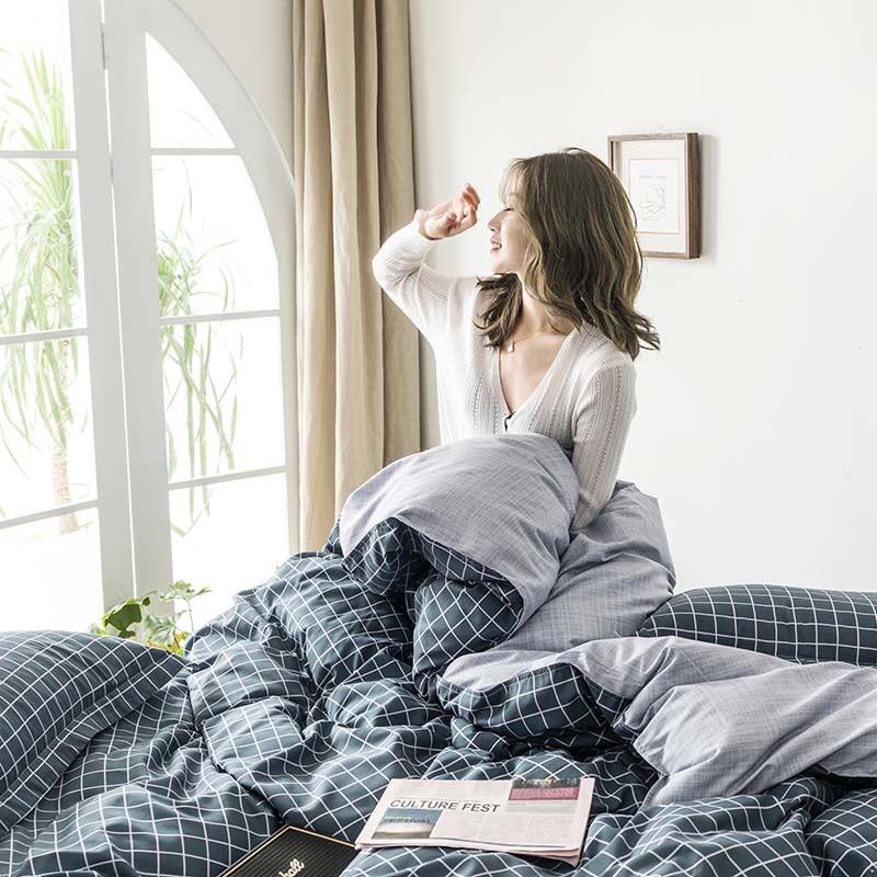 Bộ chăn ga Cotton Poly kể caro đen nhỏ phối ga ghi siêu sang - Hàng nhập khẩu