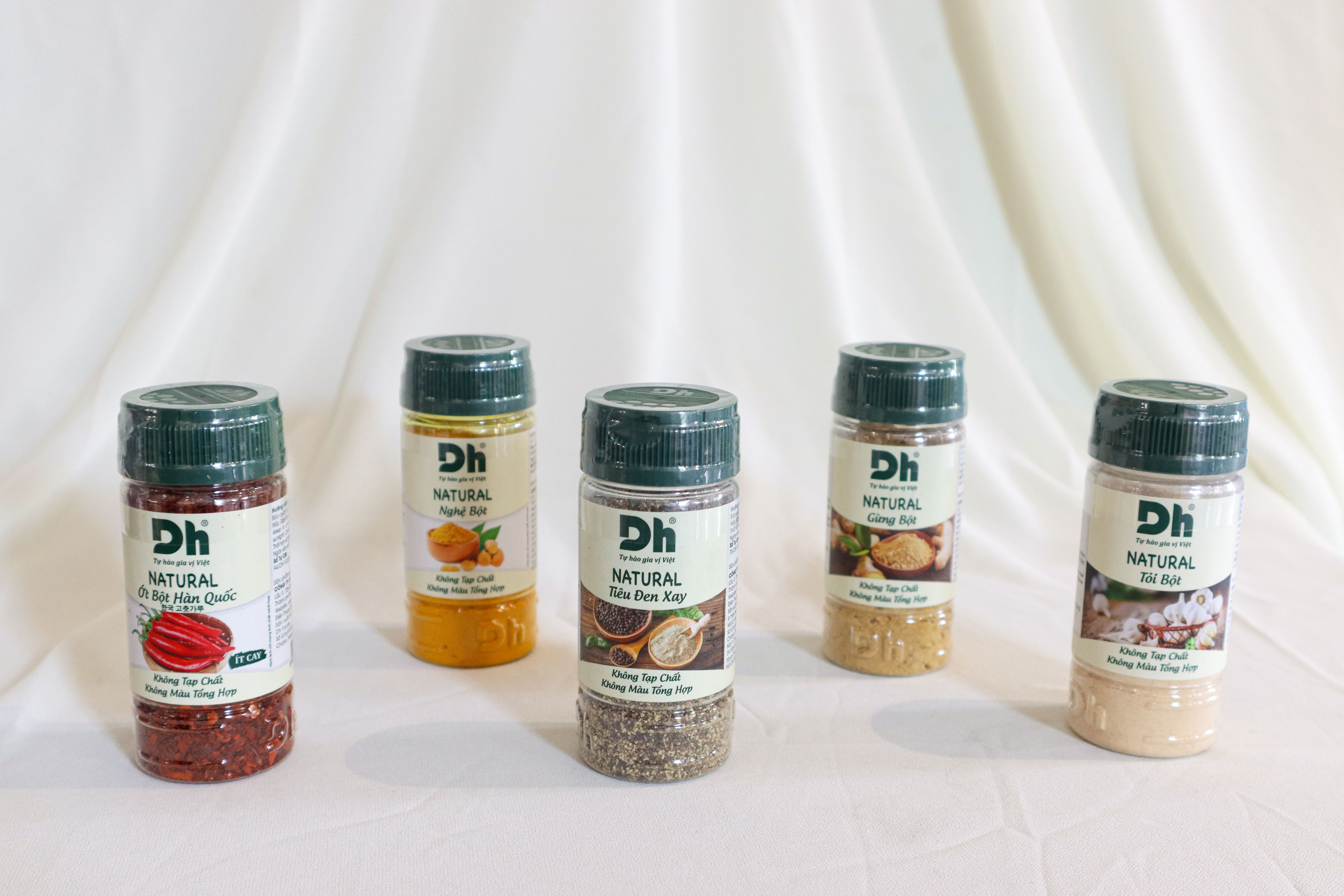 Hộp Gia Vị Tự Nhiên Dh Foods - Set 5 loại nguyên liệu chế biến thực phẩm - Natural Ớt Bột Hàn Quốc, Tiêu Đen Xay, Tỏi Bột, Nghệ Bột, Gừng Bột