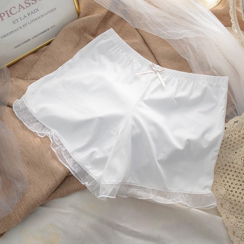 Quần mặc váy quần short lụa cao cấp viền ren sexy cho nữ QVN01