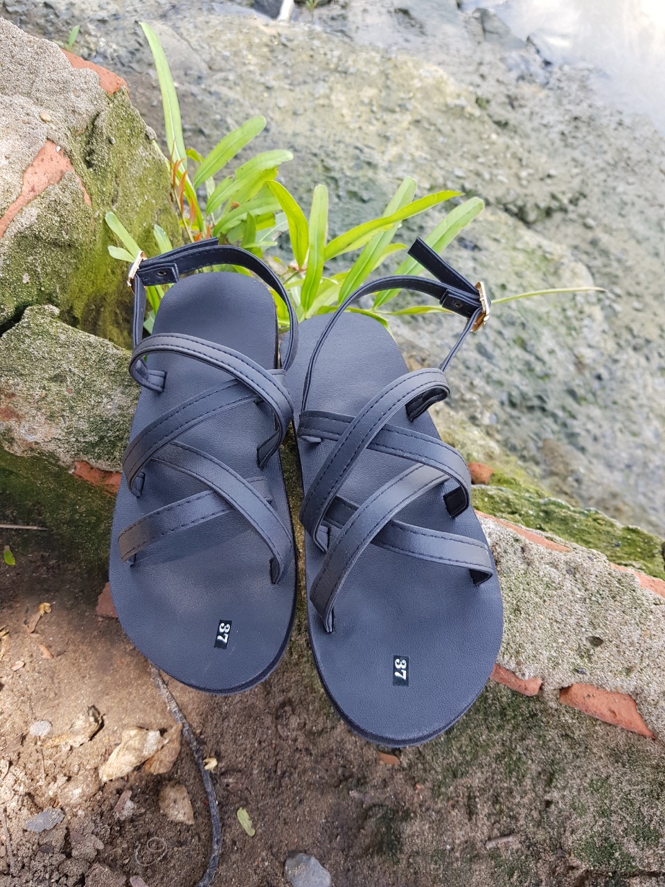 Dép sandal nữ ( đế đen và đế trắng ) size từ 35 nữ đến 42 nữ size khác nhắn tin để chọn thêm