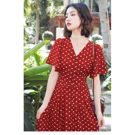 Váy chấm bi duyên dáng thanh lịch