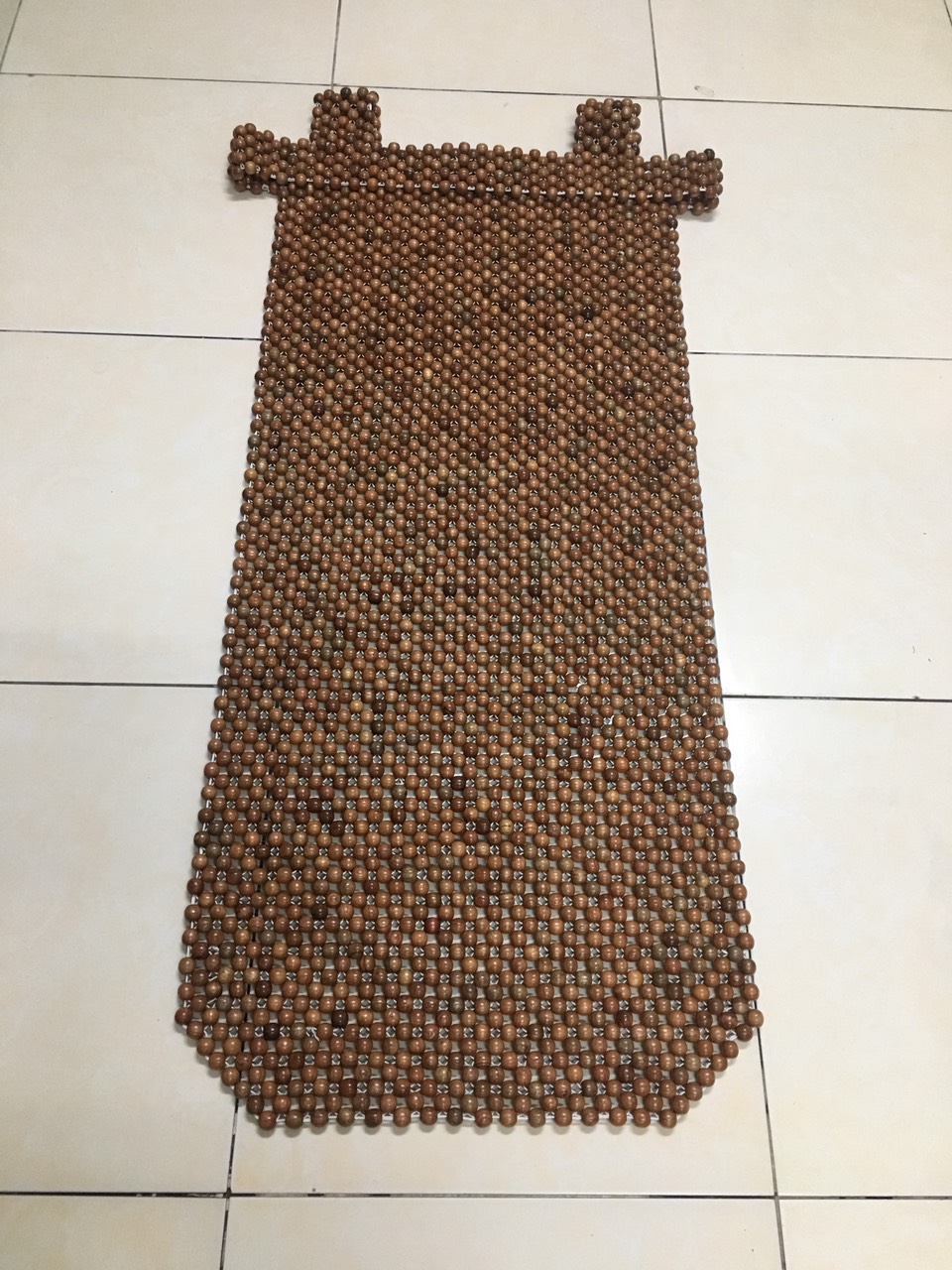 Đệm khoác ghế lái ô tô hạt gỗ hương loại 1,2cm .